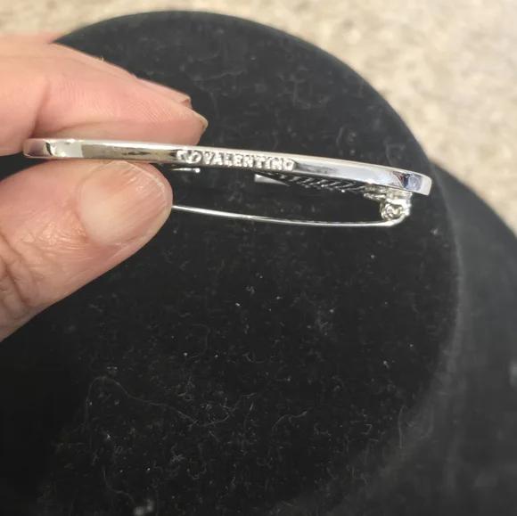 Valentino Silver Crystal V Brooch - Picture 6 of 8